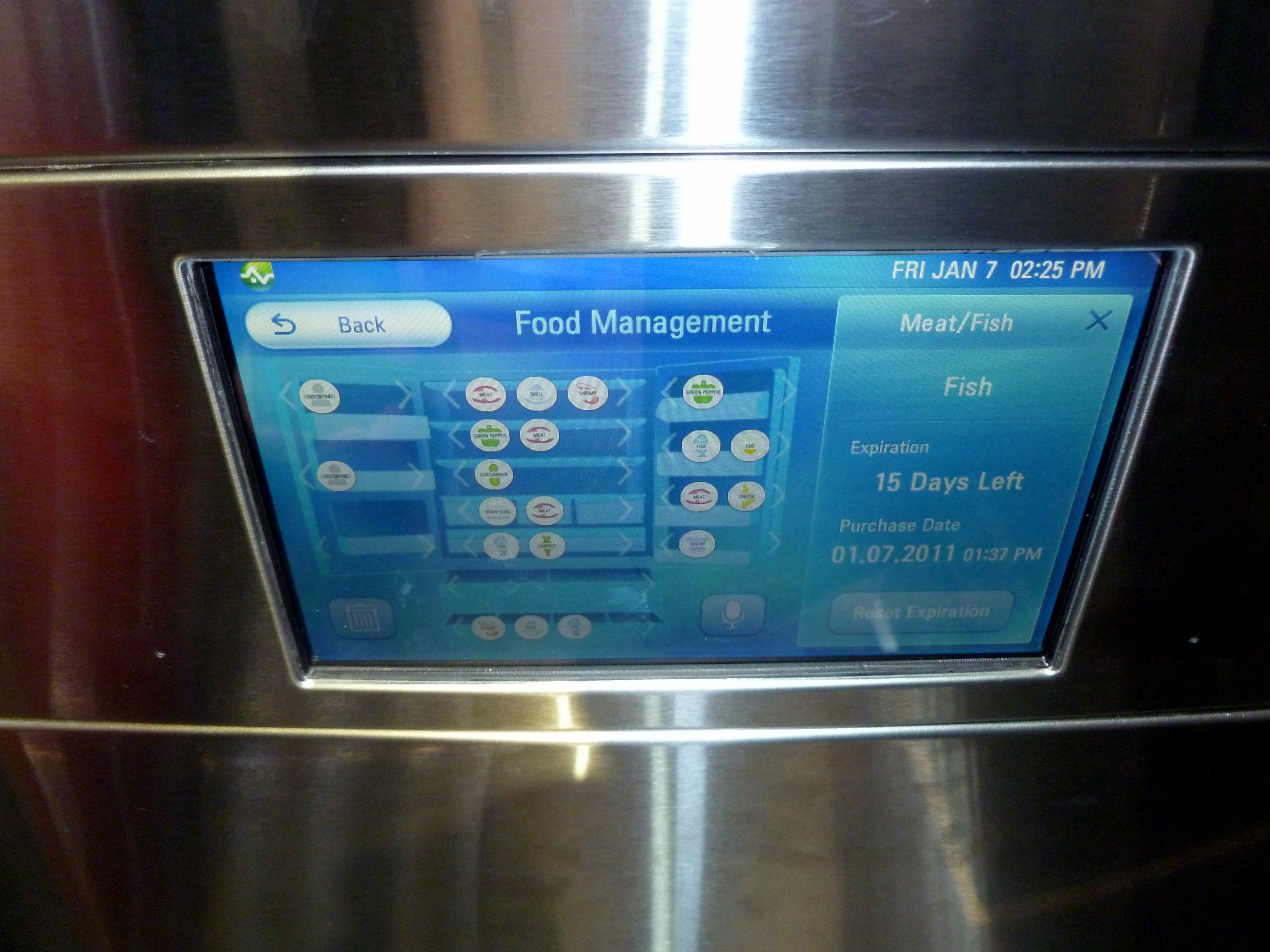 Smart refrigerator display model